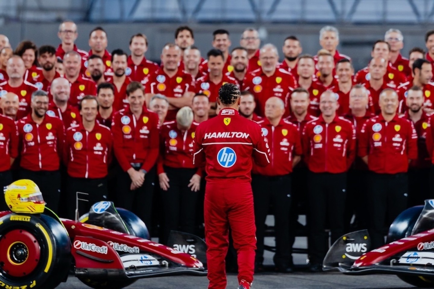 - Hamilton: "Szürreális, hogy a Ferrarinál versenyezhetek"