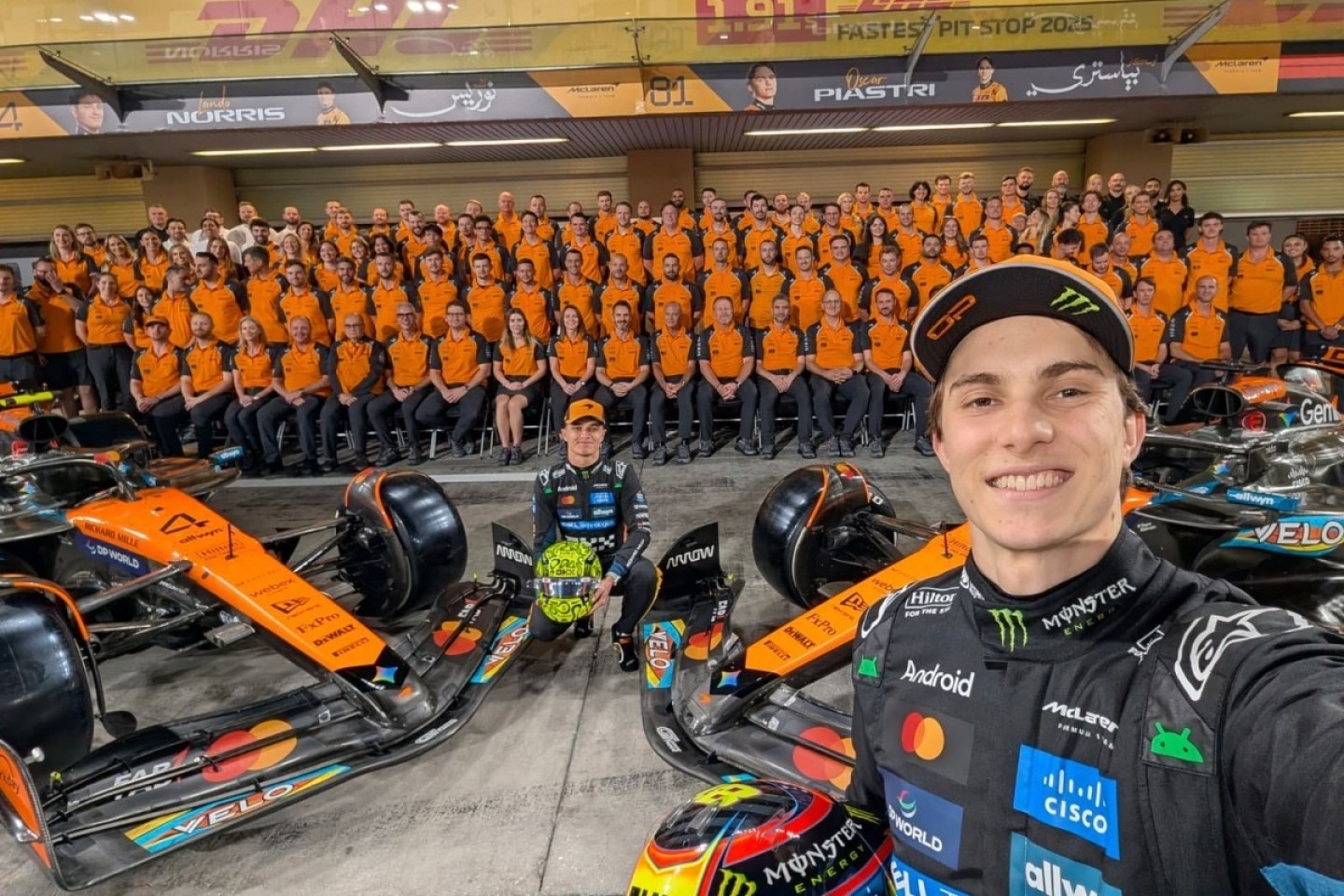  és  - Bajnoki csapatfotóval búcsúzik az idénytől a McLaren