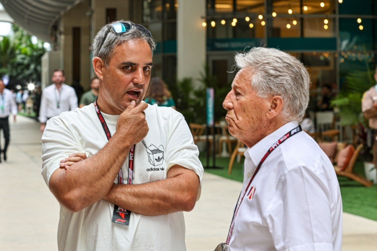  és  - Montoya szerint ezt kell tennie Russellnek, ha a Mercedes Verstappent is belevenné a szerződésébe
