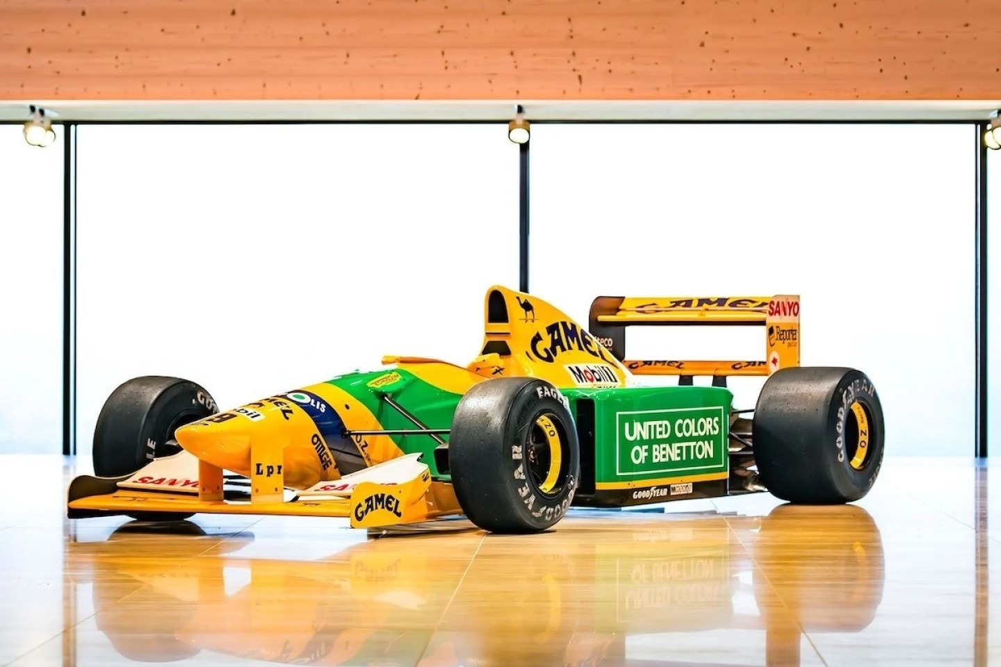 Schumacher első győztes F1-es autója több mint 5 millió euróért kelt el