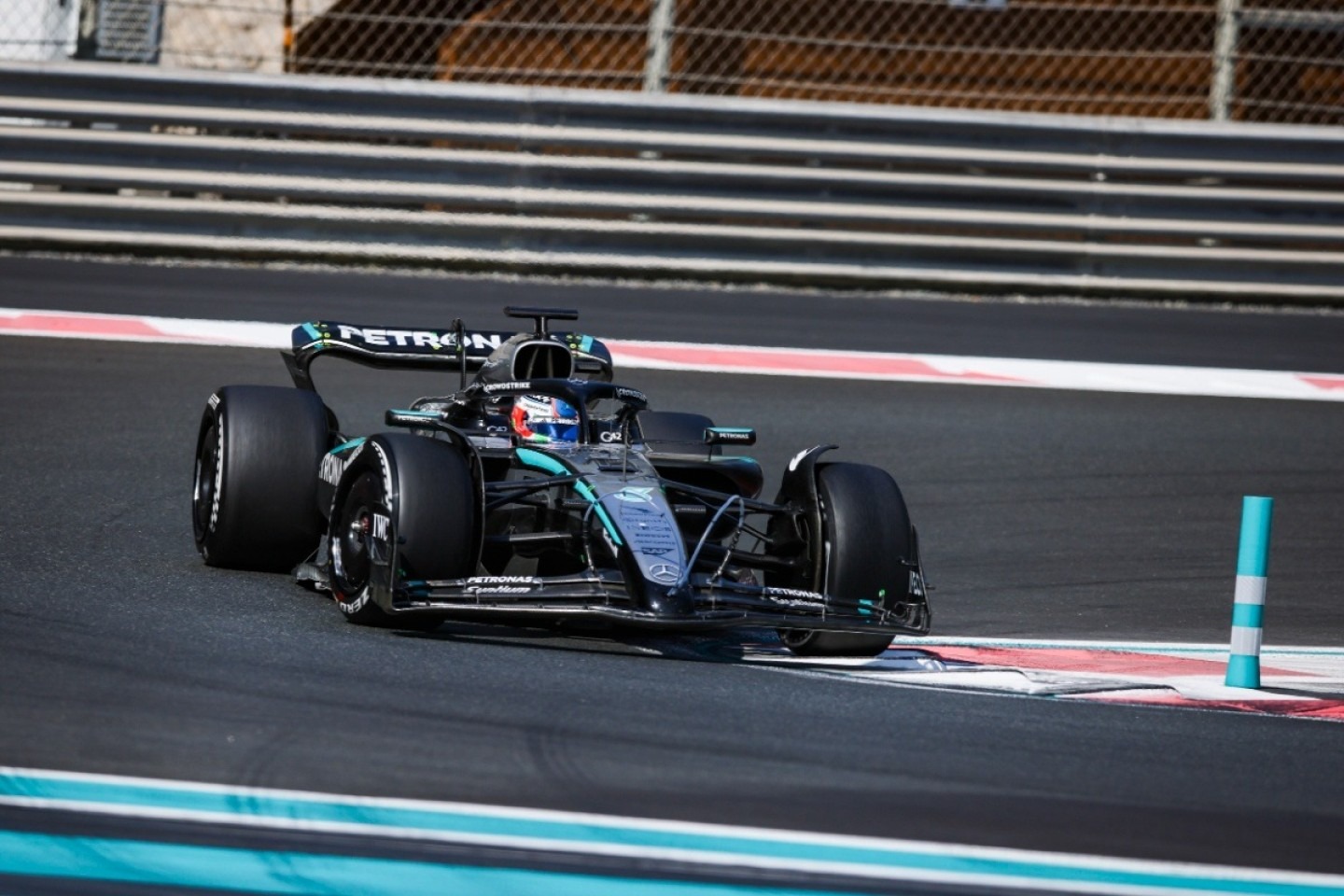 Bréking: Mégis betilthatják a Mercedes motormegoldását, összehívta a motorbeszállítókat az FIA!