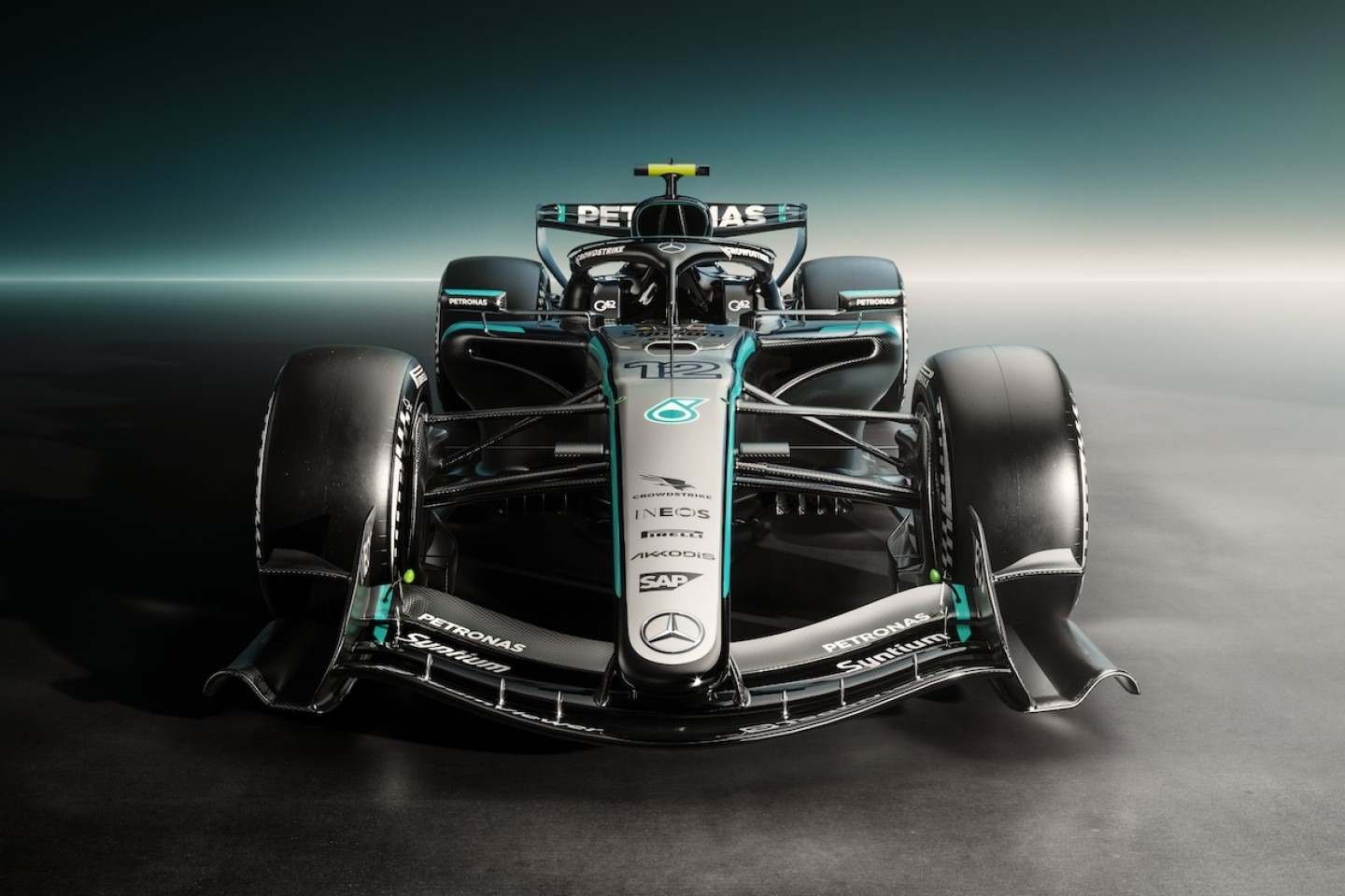 és  - Már ma pályára viszi a Mercedes a W17-est!