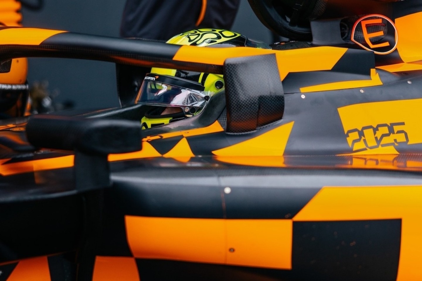 - Megérkezett az első videó a 2026-os McLaren beindításáról!