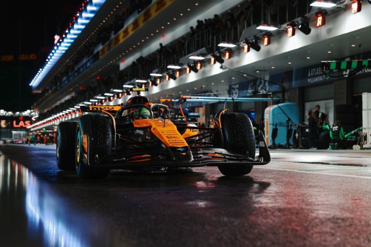  és  - A címvédő McLaren utolsóként jelentette be az autóbemutató időpontját