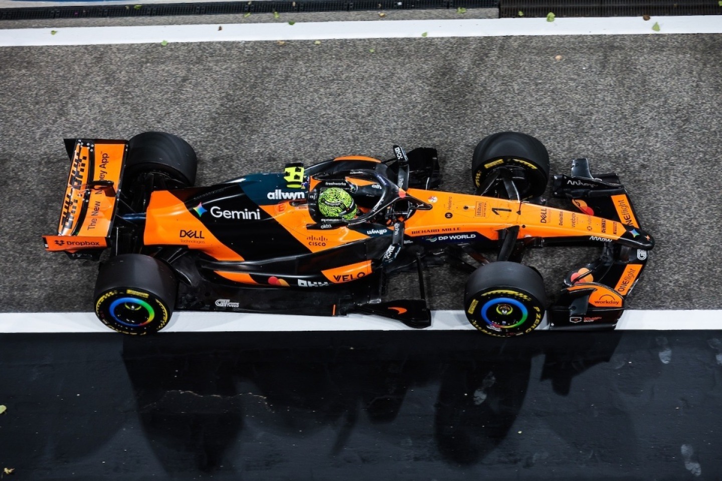  és  - Alonso már most Norris szenvedésén nevet, brutális lett az idei F1-es tapadásvesztés