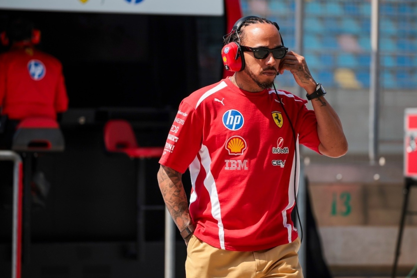 és - Hamilton üzent a kétkedőknek: „Nem megyek sehova, ez egy pokolian jó szezon lesz!”