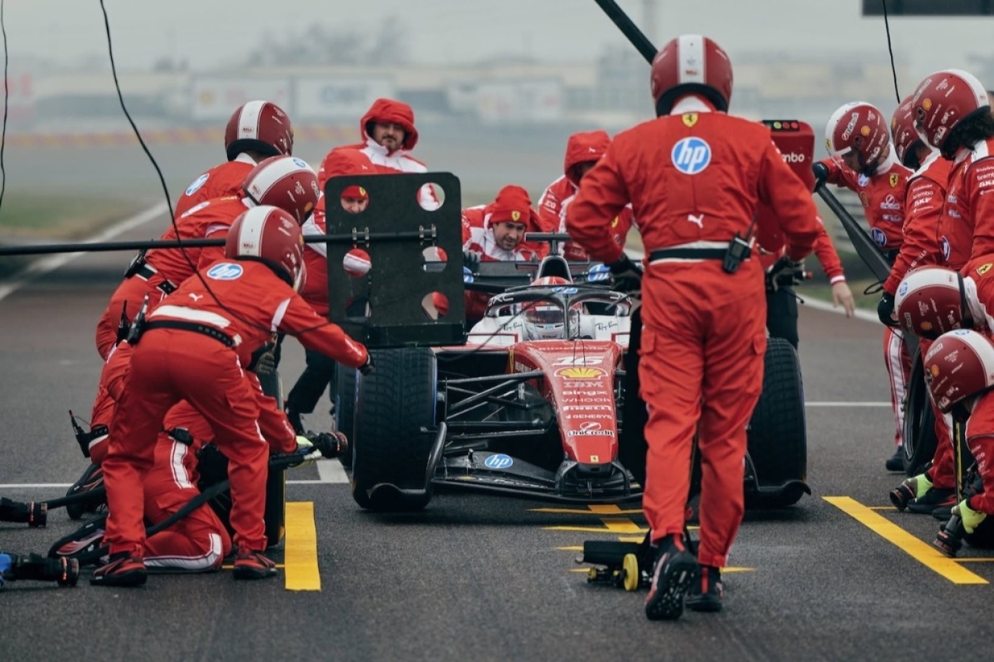 „Fejek fognak hullani” – Súlyos jóslat érkezett a Ferrari új autójáról