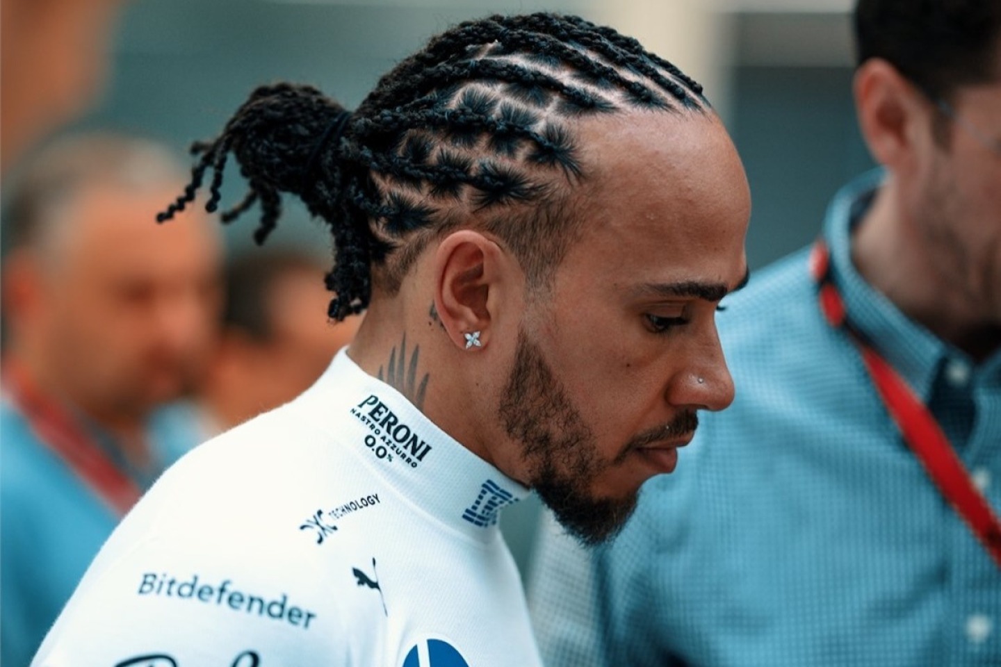 és - Hamilton felszólította az FIA-t, hogy vizsgálja ki a Mercedes motorját