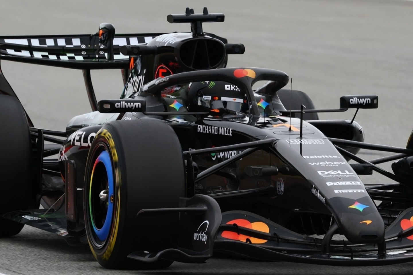 Bajban a McLaren? Őszintén vallott a nehézkes kezdésről a csapatvezető