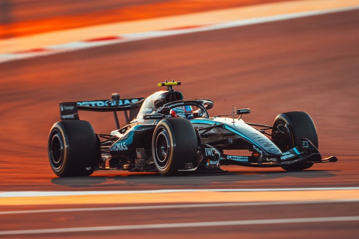  és  - Ki blöfföl nagyobbat? A Mercedes szerint a Red Bull ijesztően gyors, de a riválisok csak nevetnek ezen