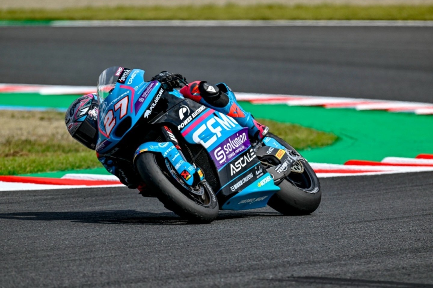 Holgado drámai csatában húzta be a Brazil Nagydíjat a Moto2-ben
