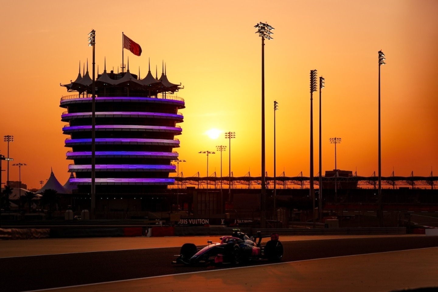 Súlyos dollármilliókat buknak a csapatok a törölt futamok miatt, az F1-es mezőny kártérítést követel