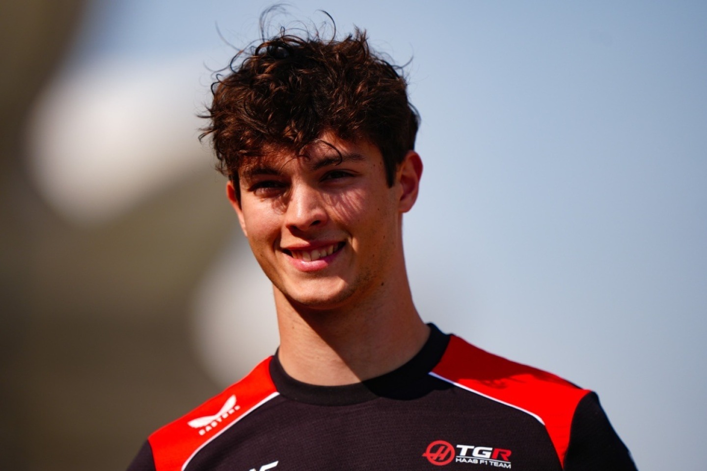  és  - Villeneuve szerint Bearman versenyzőként Ocon fölé nőtt a Haasnál