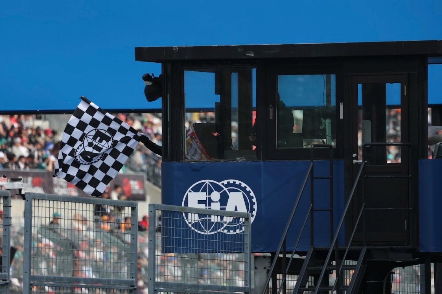 és - Sainz és Hamilton is kongatja a vészharangot az F1-es energialeadás miatt