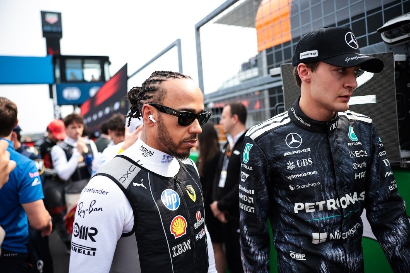  és  - Hamilton az asztalra csapott: súlyos motorhátrányban a Ferrari, drasztikus lépés jön