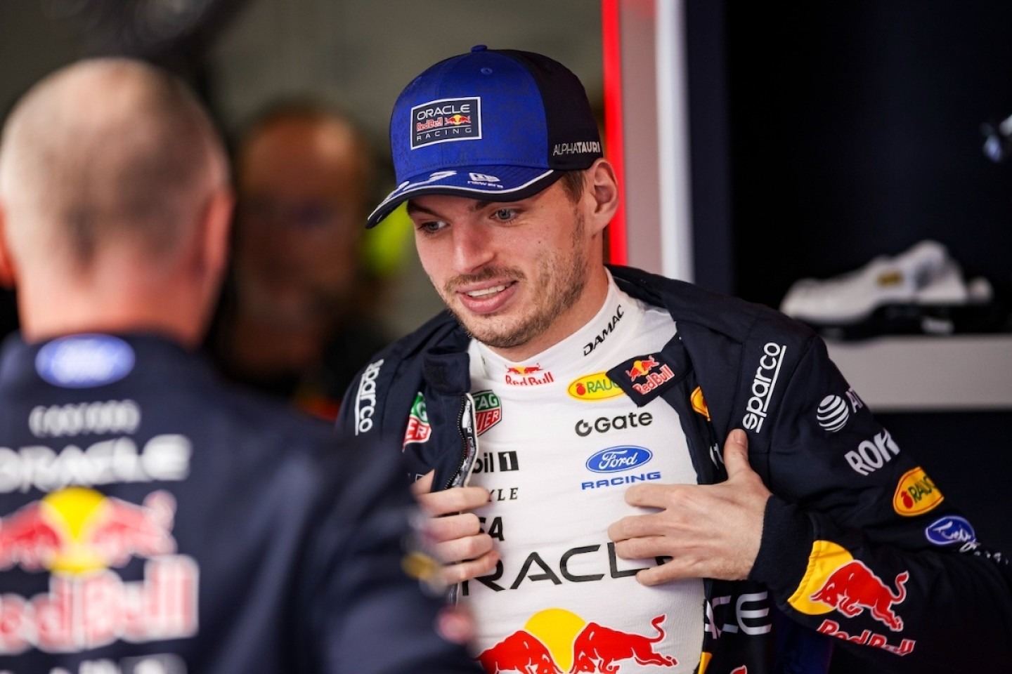  és  - Feszültség a szuzukai paddockban: Berendelte a Red Bull az újságírót kidobó Verstappent