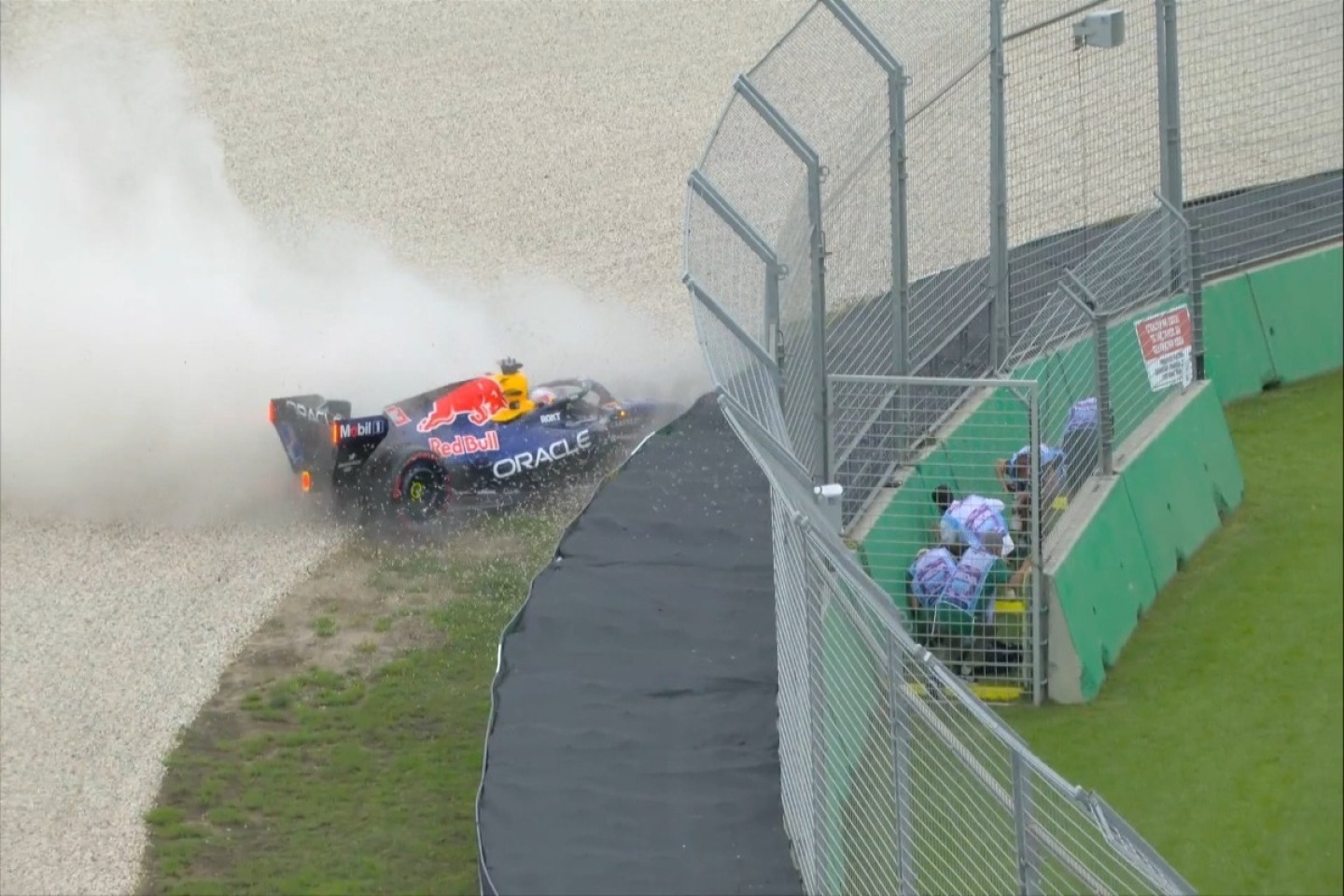  - Verstappen megpördült az első kanyarban, a Q1-ben ért véget számára a kvalifikáció (videó)