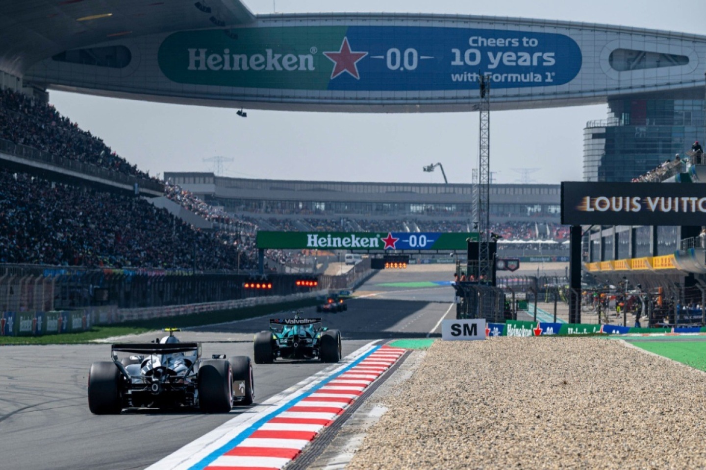  és  - Íme, a 2026-os F1-es Kínai Nagydíj időmérő edzésének hivatalos végeredménye!