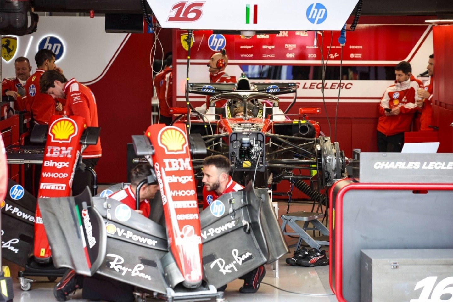  és  - FIA-ellenőrök jelentek meg a Ferrari maranellói bázisán - sajtóhír