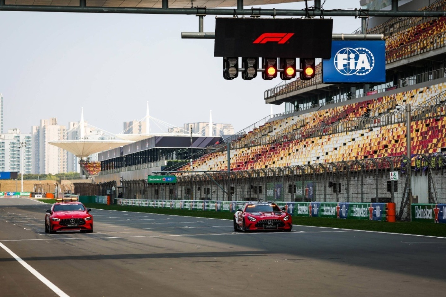  és  - „Csak idő kérdése” – lépéseket sürgetnek a versenyzők, mielőtt szemtanúi leszünk egy nagy balesetnek