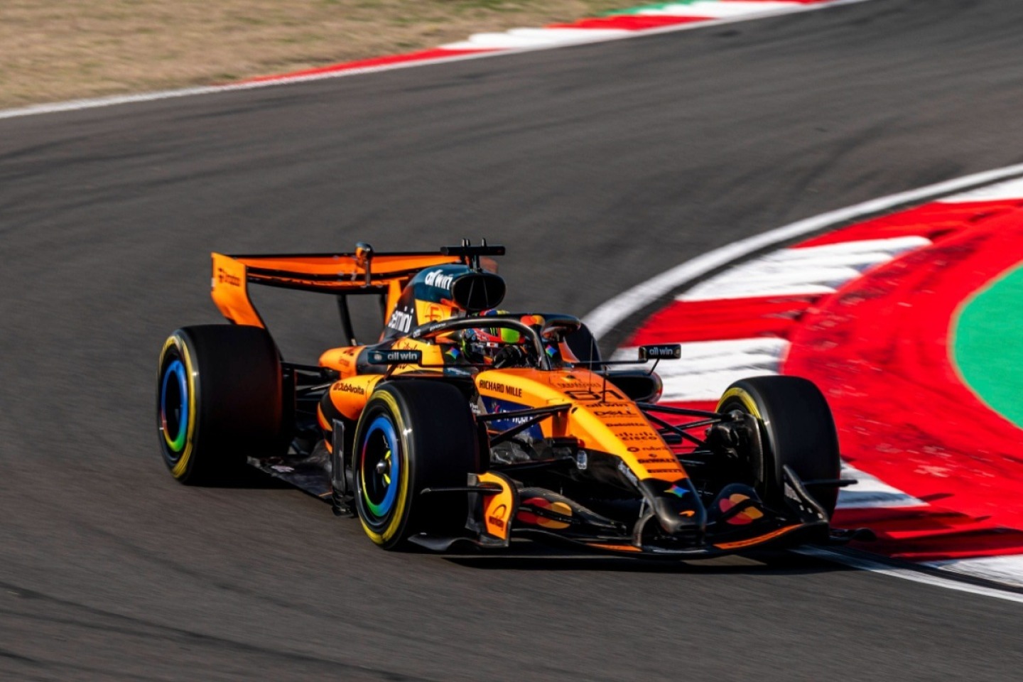 és - A Mclaren óvatos optimizmusa Sanghajban: „Nem szabad túl nagyot kockáztatnunk”