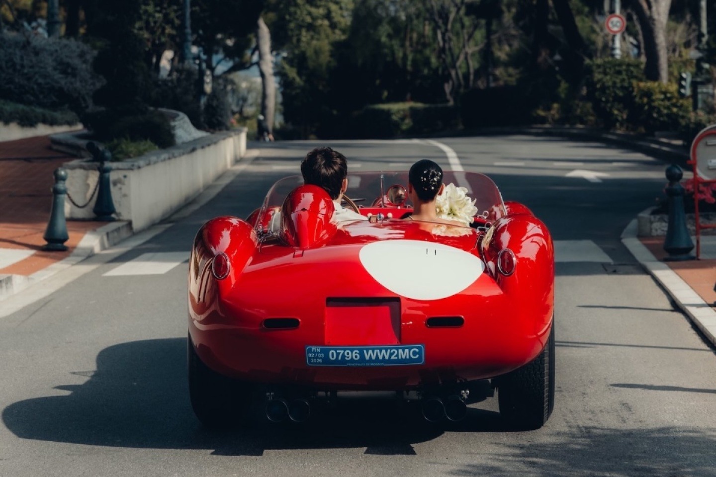  és  - Videón a Ferrari pilótájának hercegségi esküvője