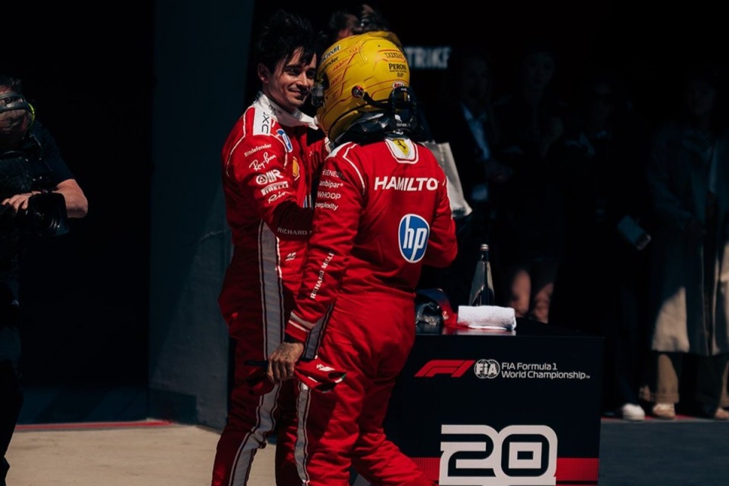és - 5 ok, amiért Hamilton idén legyőzheti Leclerc-t a Ferrarinál