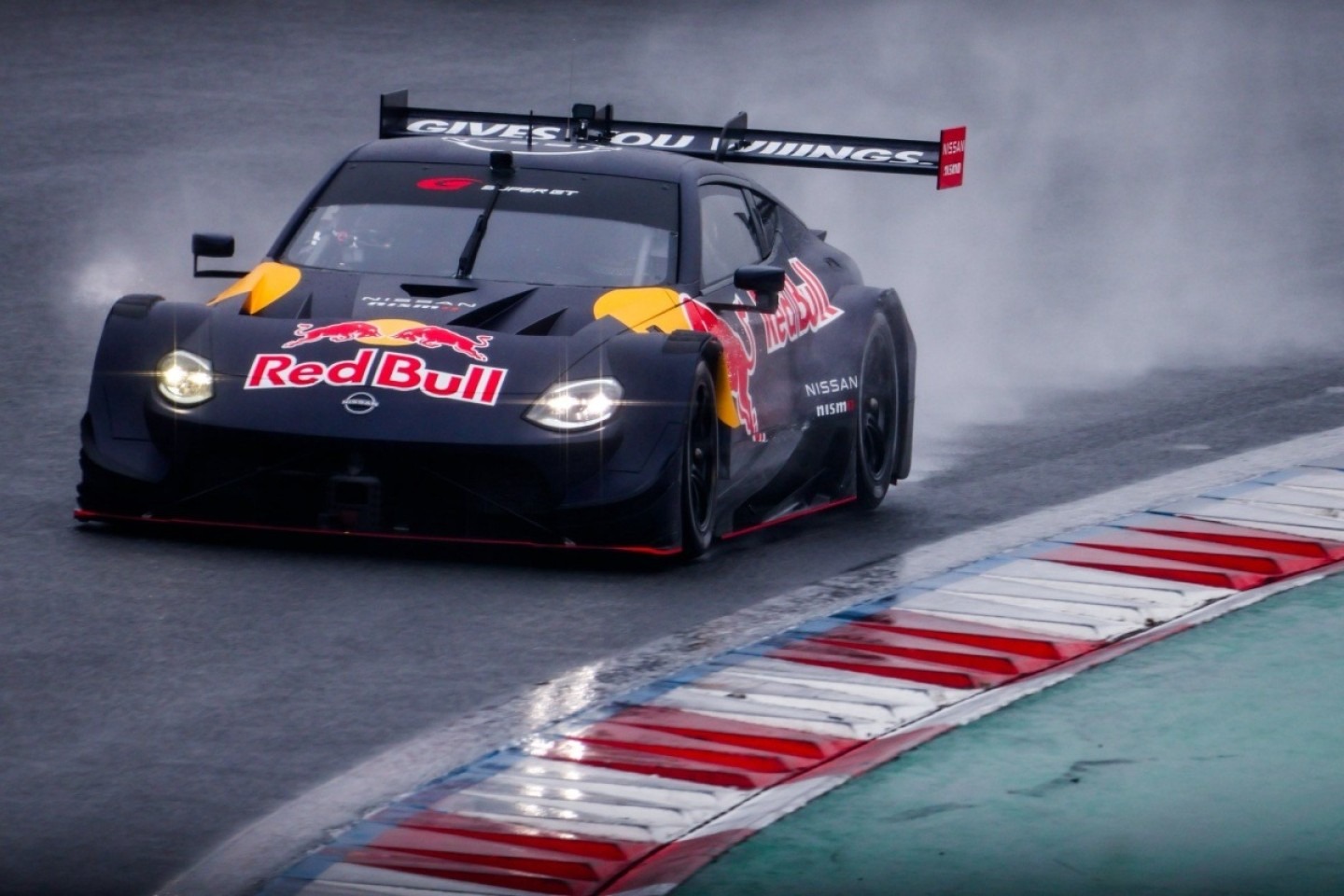 - Verstappen szemet vetett a Super GT-re, de egyelőre a szabályok útját állják a váltásnak