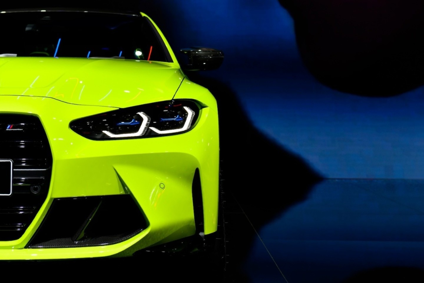 Méregdrága meglepetés érte a BMW tulajdonosát egy beázott fényszóró miatt