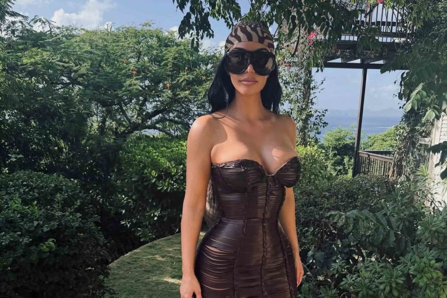  - Hamilton a Coachellán bukkant fel Kim Kardashiannal, és ezzel elszállt a titkolózás (videó)