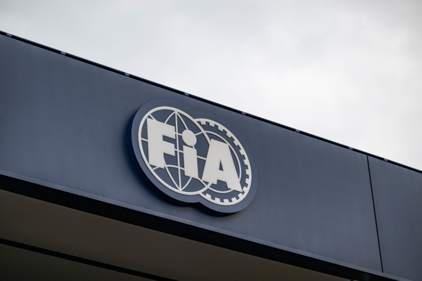 és - Az FIA magyarázkodik Bearman ijesztő balesete után, de egy dolgot nem hajlandó elkapkodni