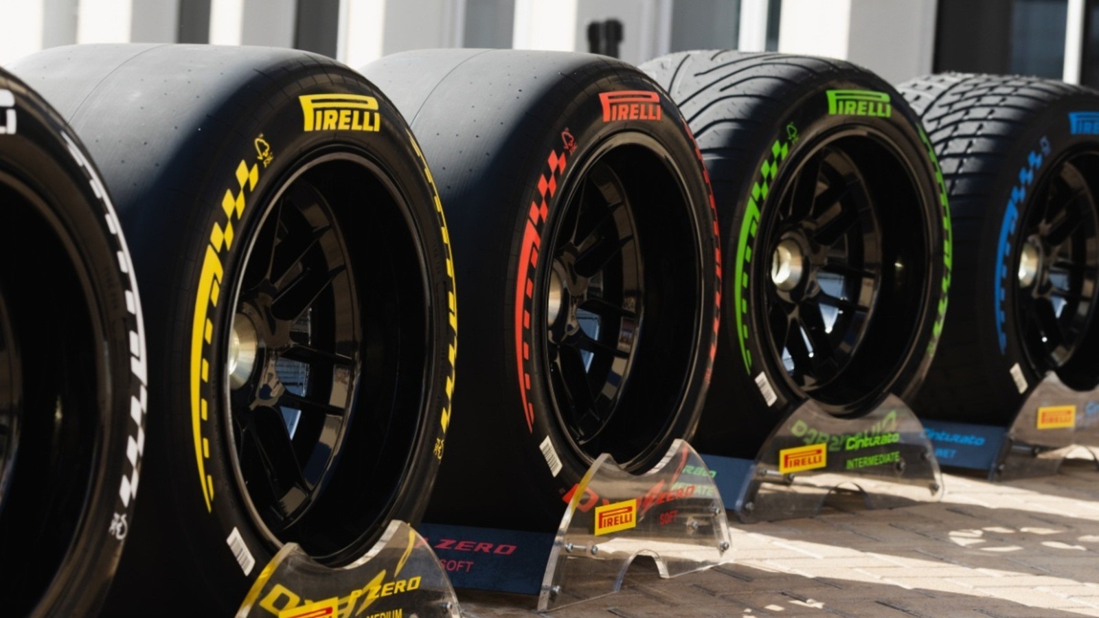 A leglágyabb Pirelli-keverékek érkeznek Miamiba és Montrealba