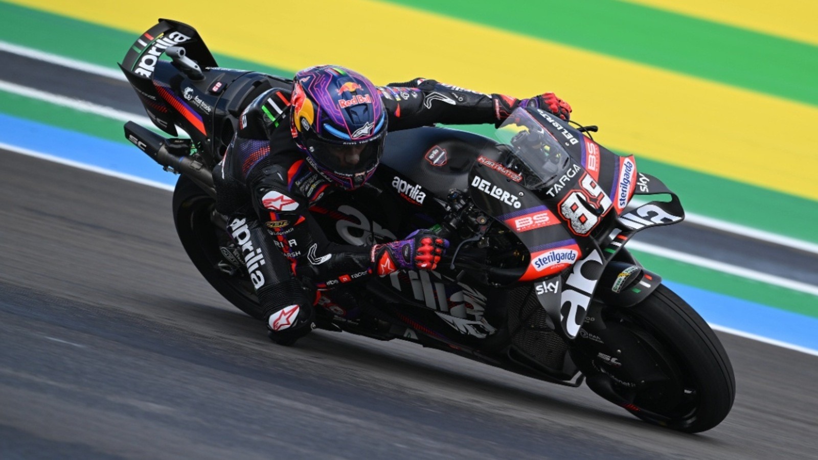 Jorge Martin a leintés után bukott az első jerezi edzésen (videó)