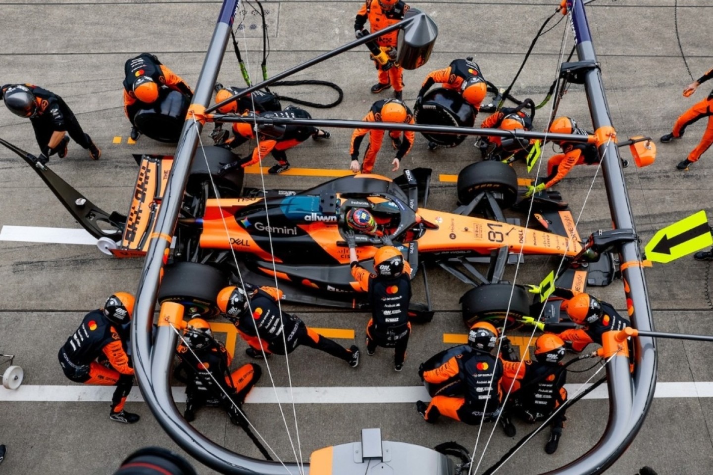 Döbbenetes adatok szivárogtak ki, mutatjuk az idei F1-es autók súlyát