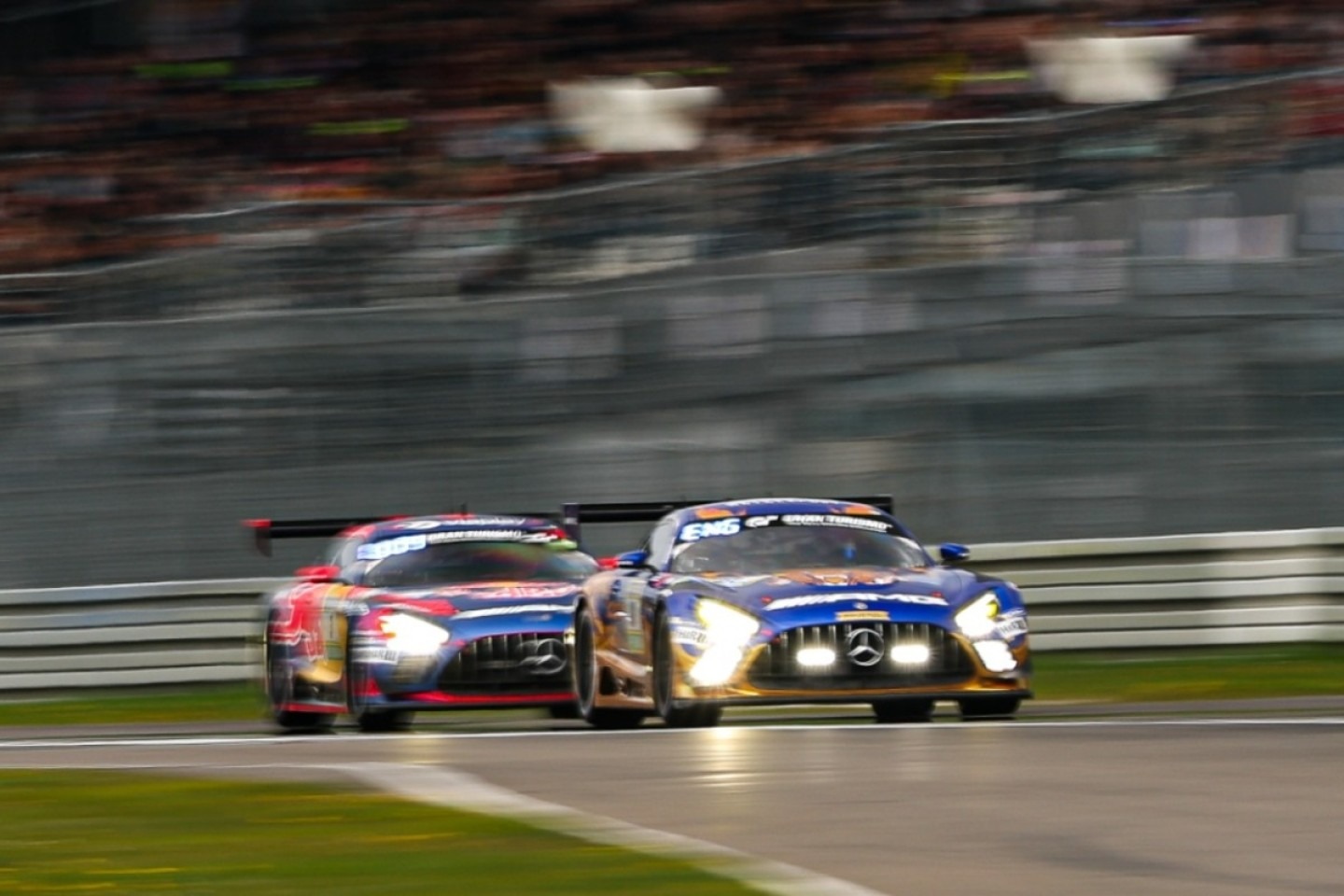  - Kiszorult a top 10-ből Verstappen a gyász árnyékolta Nordschleifén