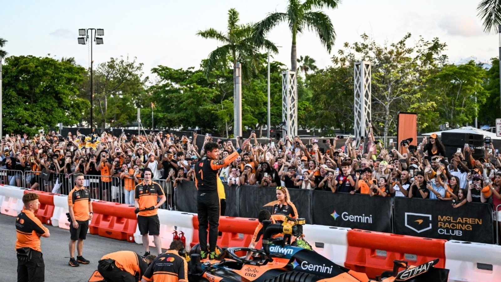  és  - Közelít az NFL-hez a Forma–1, már 2,5 milliárd dollár felett a szponzorpénz