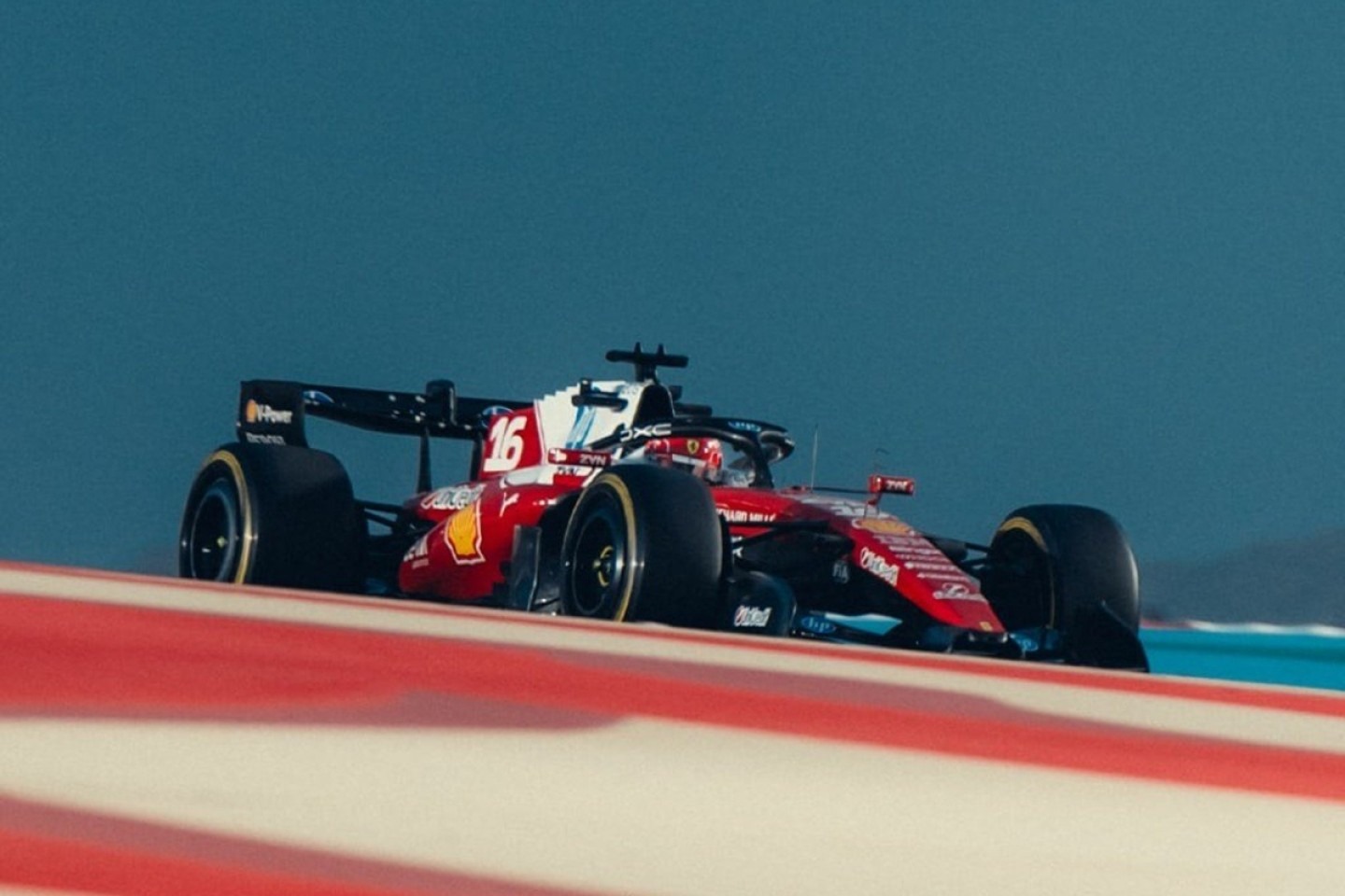 - Így tüntetné el a Ferrari a Mercedes brutális motorfölényét