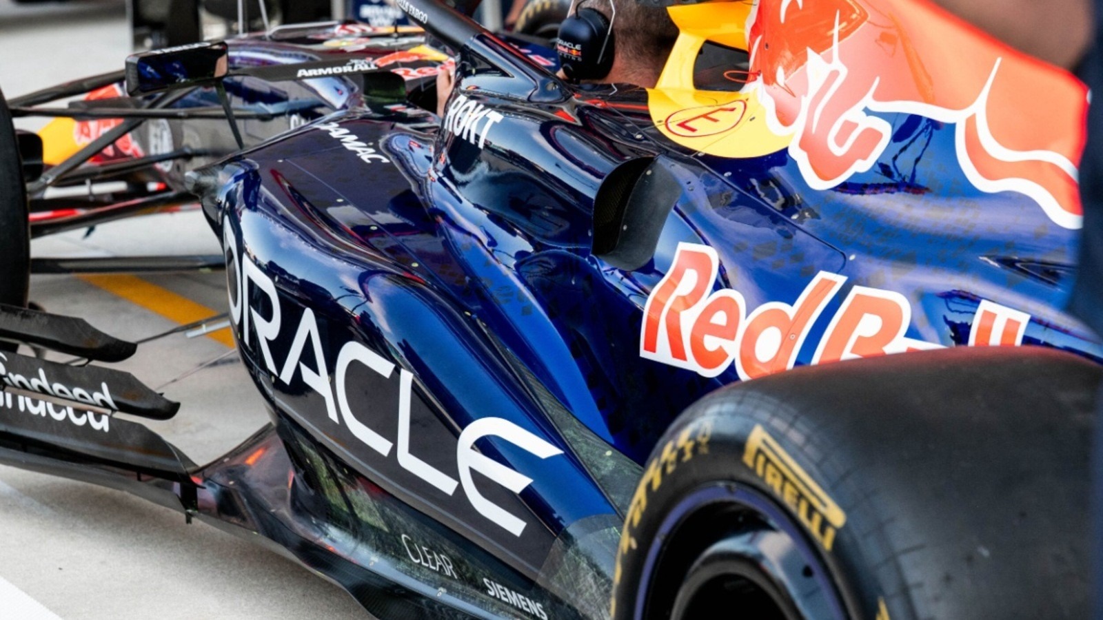 Jön az újabb módosítás: Túl gyorsak az F1-es autók, le kell őket lassítani!
