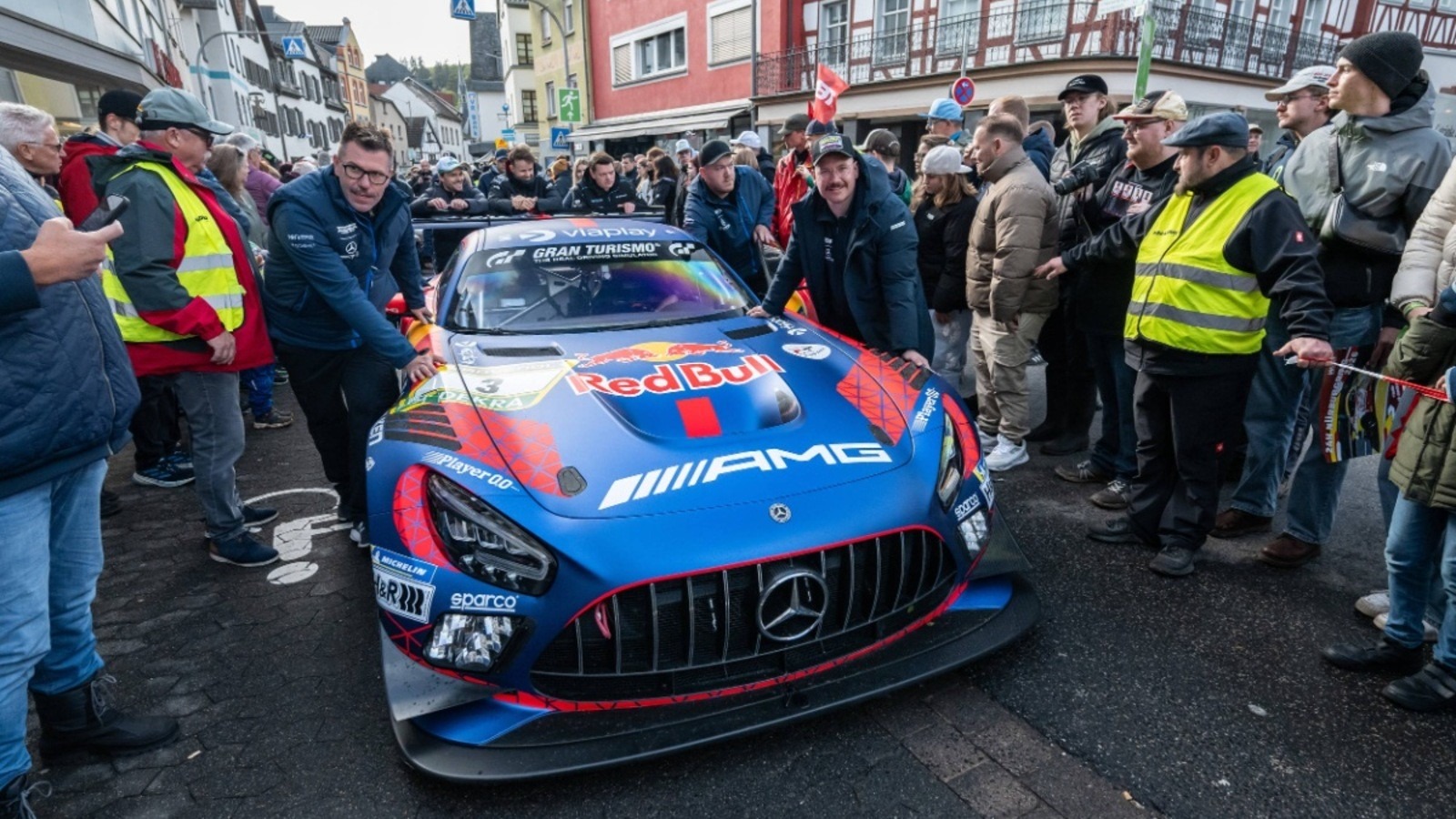  - Hiába telt meg a Nürburgring, Verstappen biztonsági okok miatt nem jelent meg a szurkolók előtt