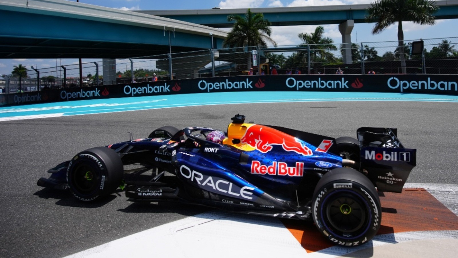  és  - Kemény kritikát kapott a Red Bull és a McLaren a miami blama után