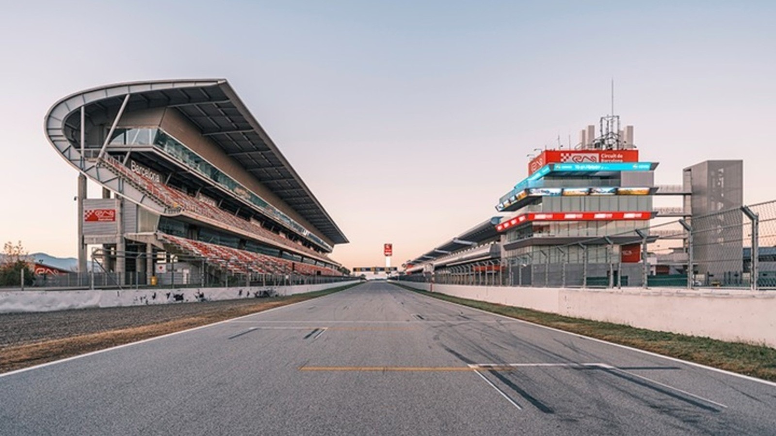 és - Vészjósló hétvége Barcelonában, a versenyzők a MotoGP jövőjét féltik