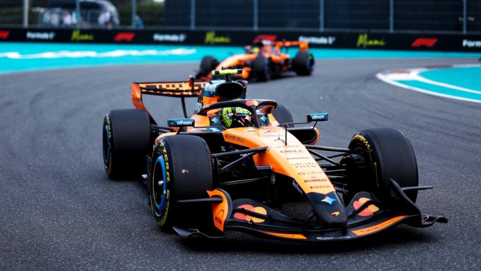 és - Élő adásban jelentette be új globális partnerét a McLaren
