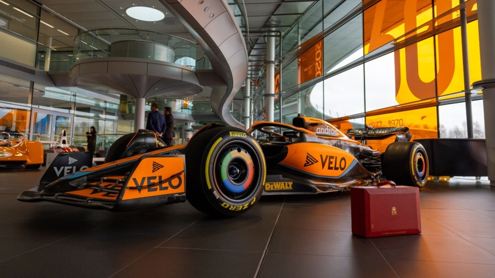  és  - Bővít a McLaren, új F1-es tesztlétesítmény épül a gyár alatt