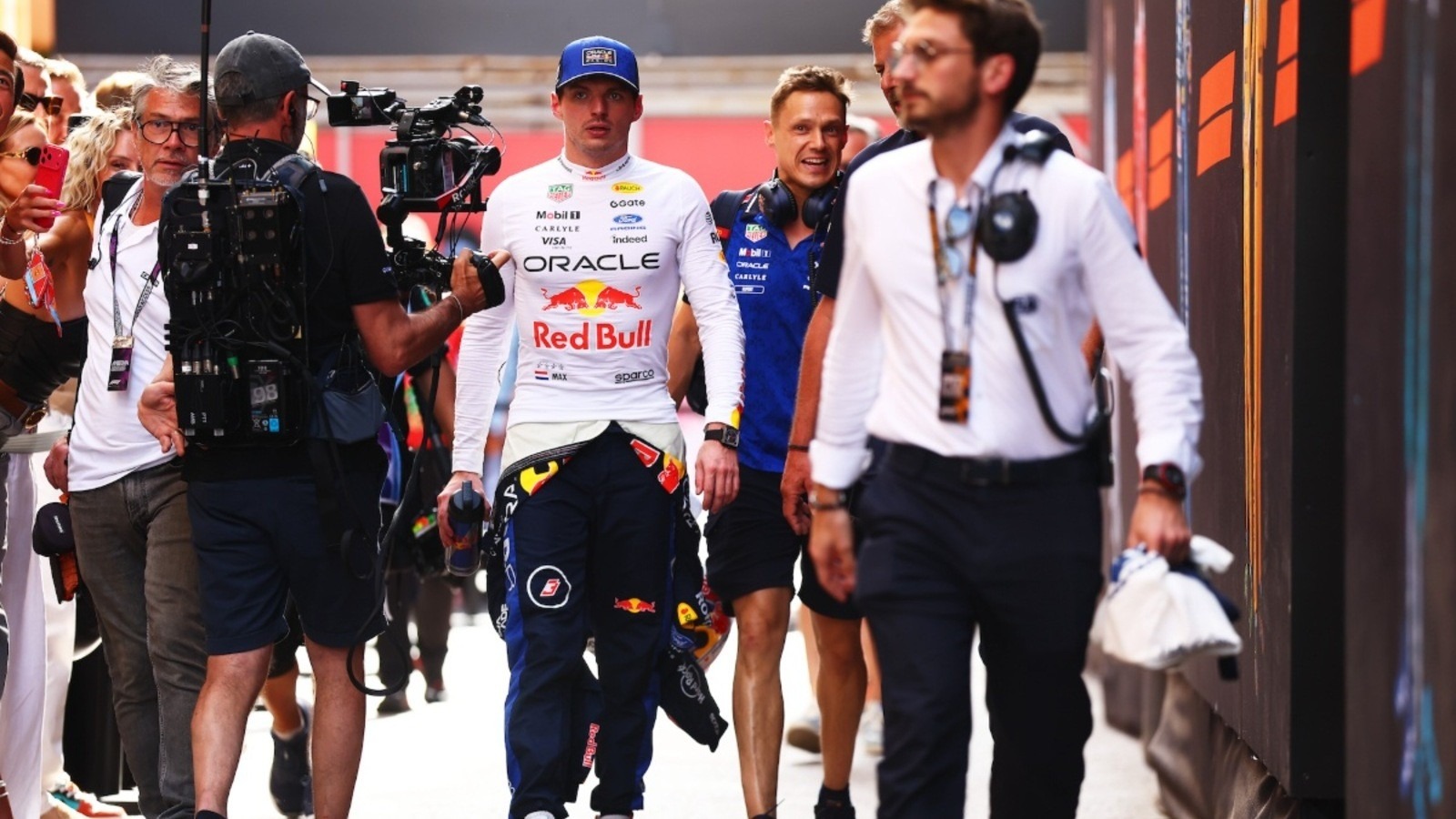 Verstappen hiába az első sorban, már a rajtnál veszélyt lát Monacóban