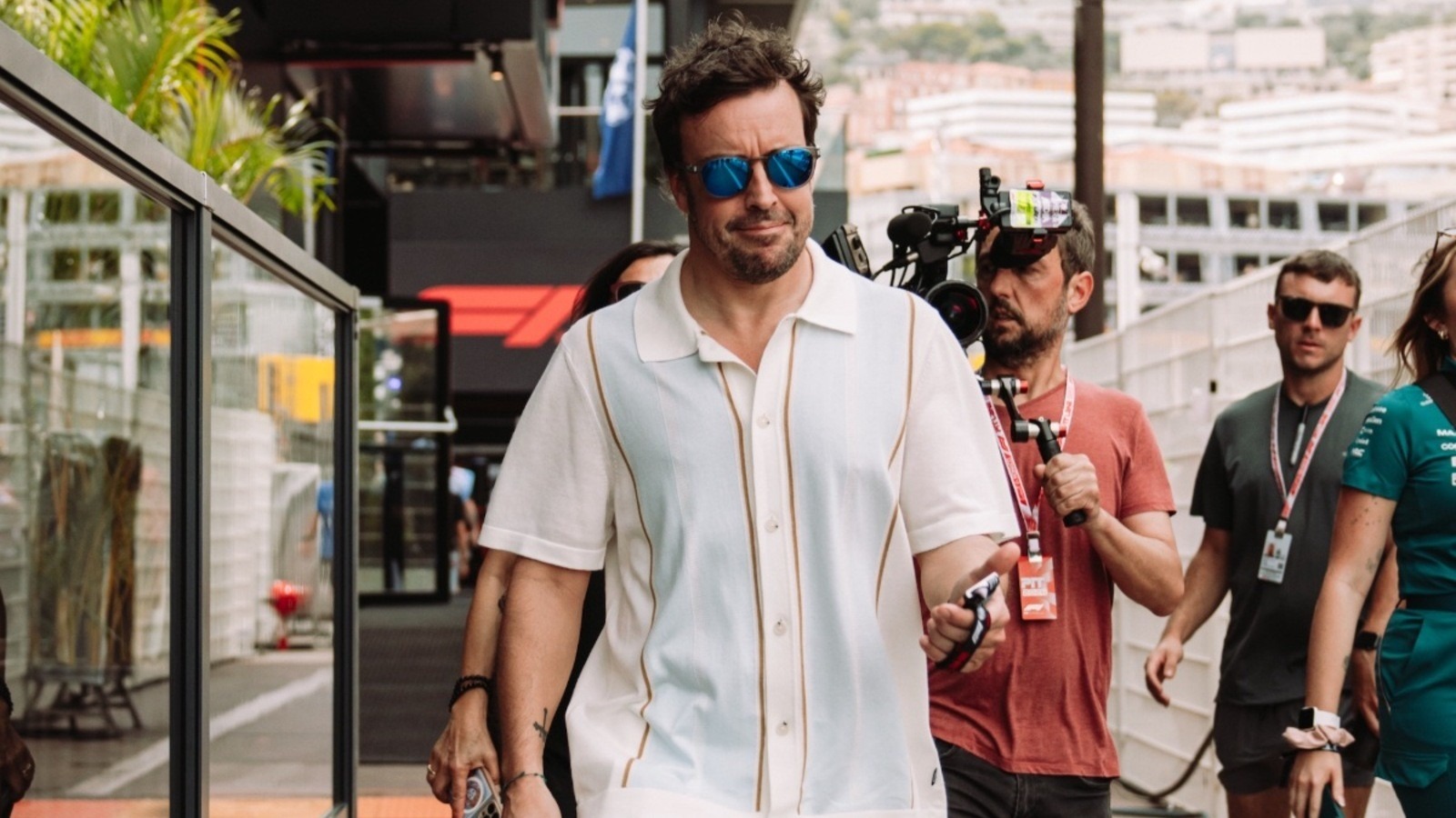  és  - Alonso szerint olyan hibája van az autónak, ami miatt jó eséllyel a falban fognak kikötni