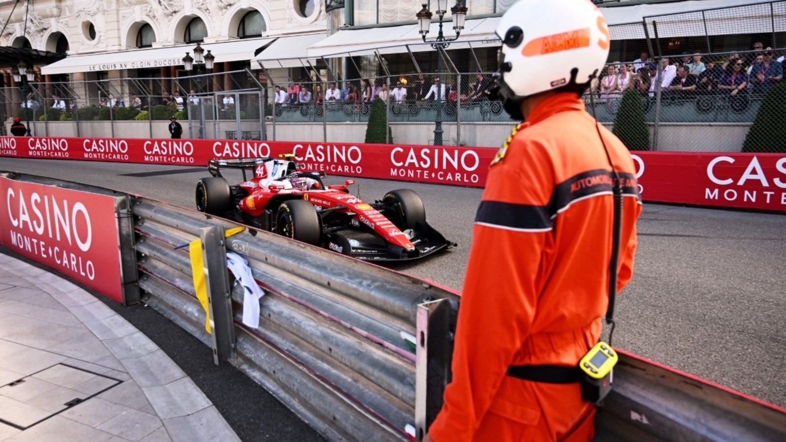 és  - Hamilton és a Leclerc párosa uralta a második monacói edzést, Norris alatt megállt a McLaren