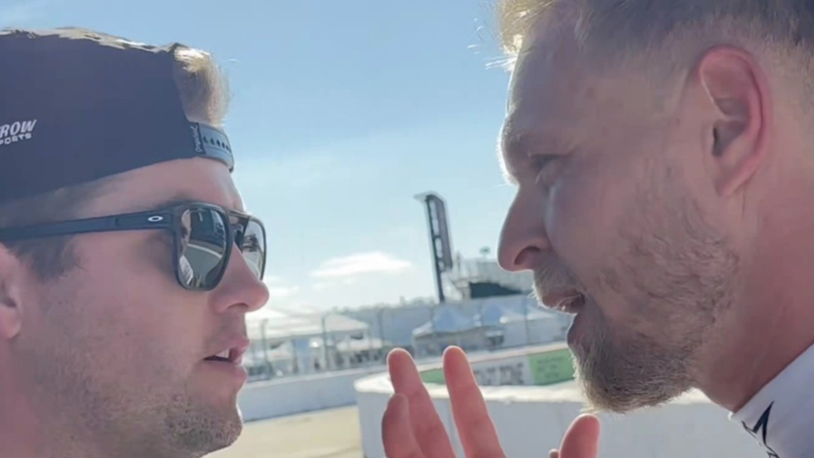  - Majdnem verekedésbe torkollott Kevin Magnussen botrányos NASCAR-bemutatkozása (videó)