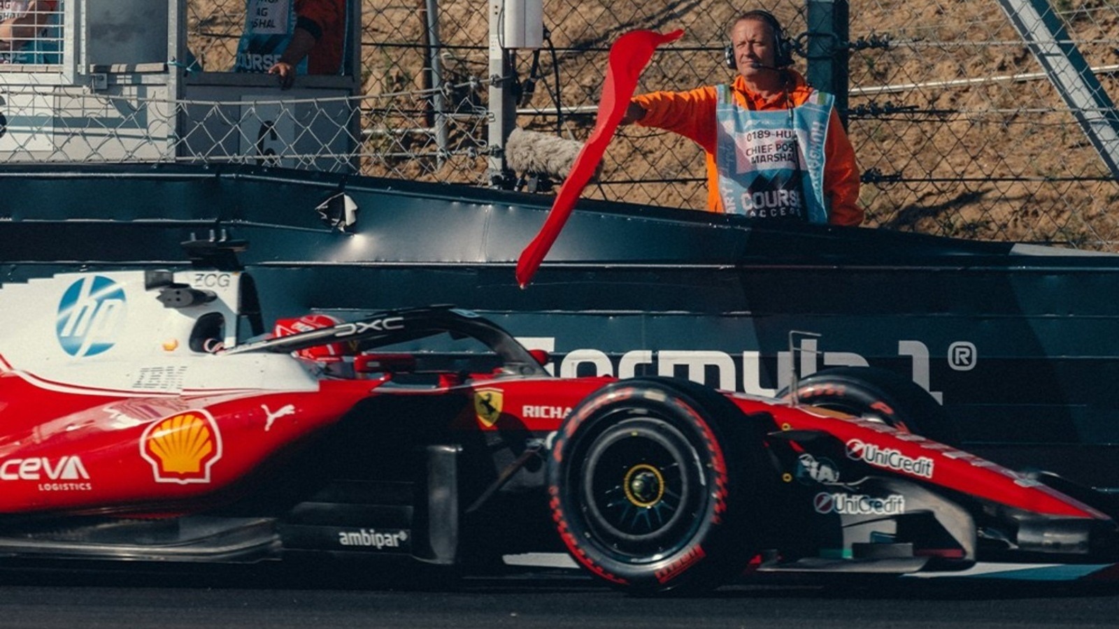  és  - Ijesztő tempót diktál a Ferrari a Hungaroringen, a Red Bull is fél tőlük