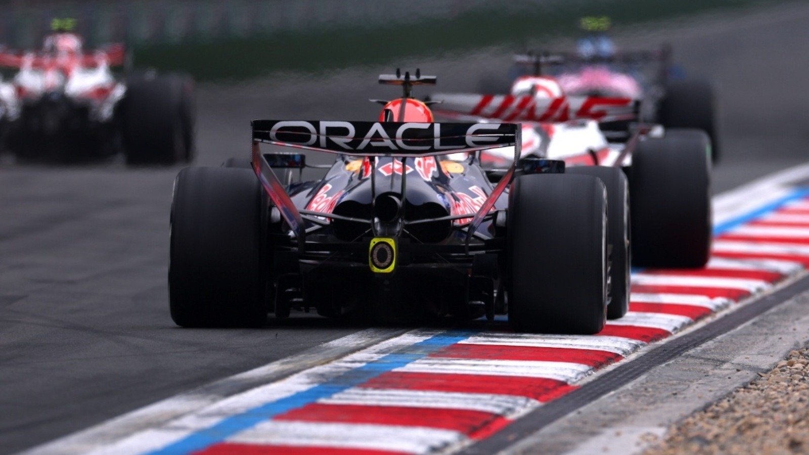  - Visszakozott a Red Bull a sorozatos balesetek után (fotó)