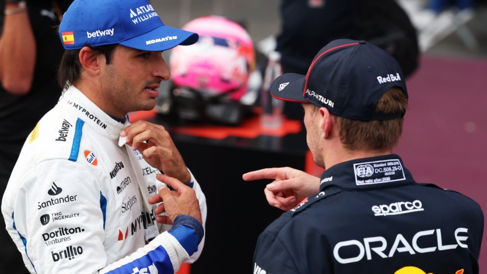és - Verstappent és Sainz-ot is beidézték a versenybírák a belga FP3 után!